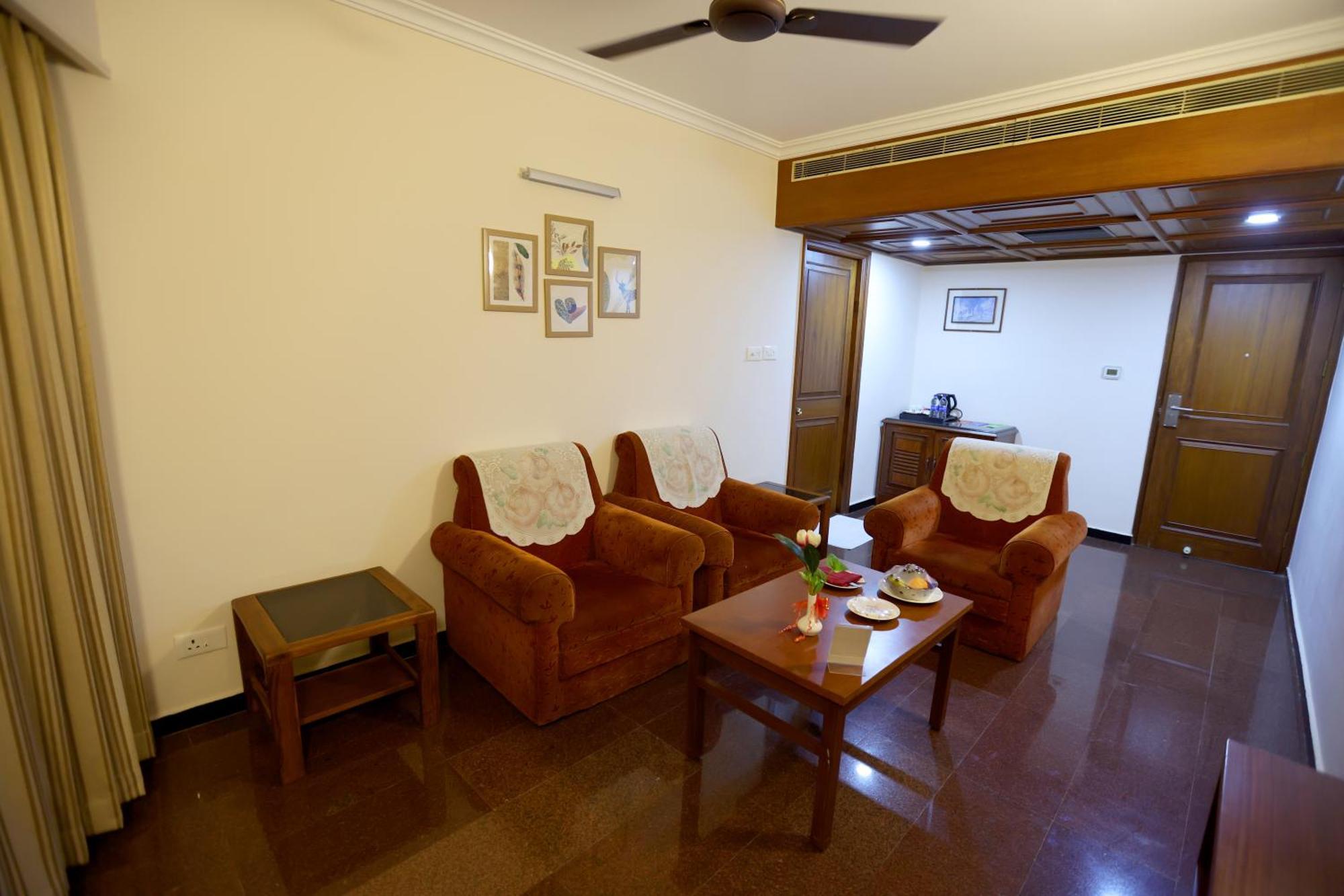 Breeze Residency Hotel Tiruchirappalli Eksteriør billede