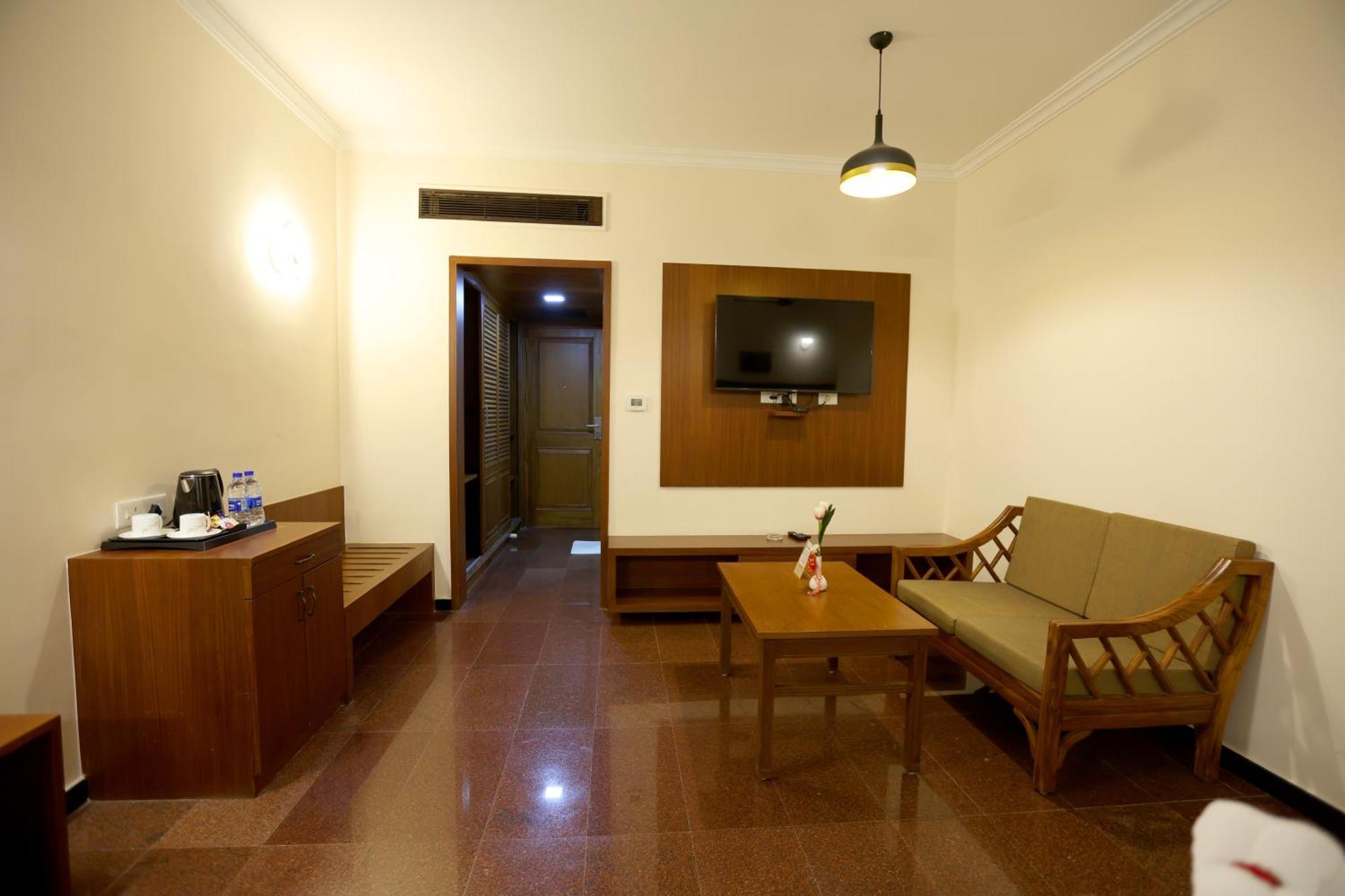 Breeze Residency Hotel Tiruchirappalli Eksteriør billede