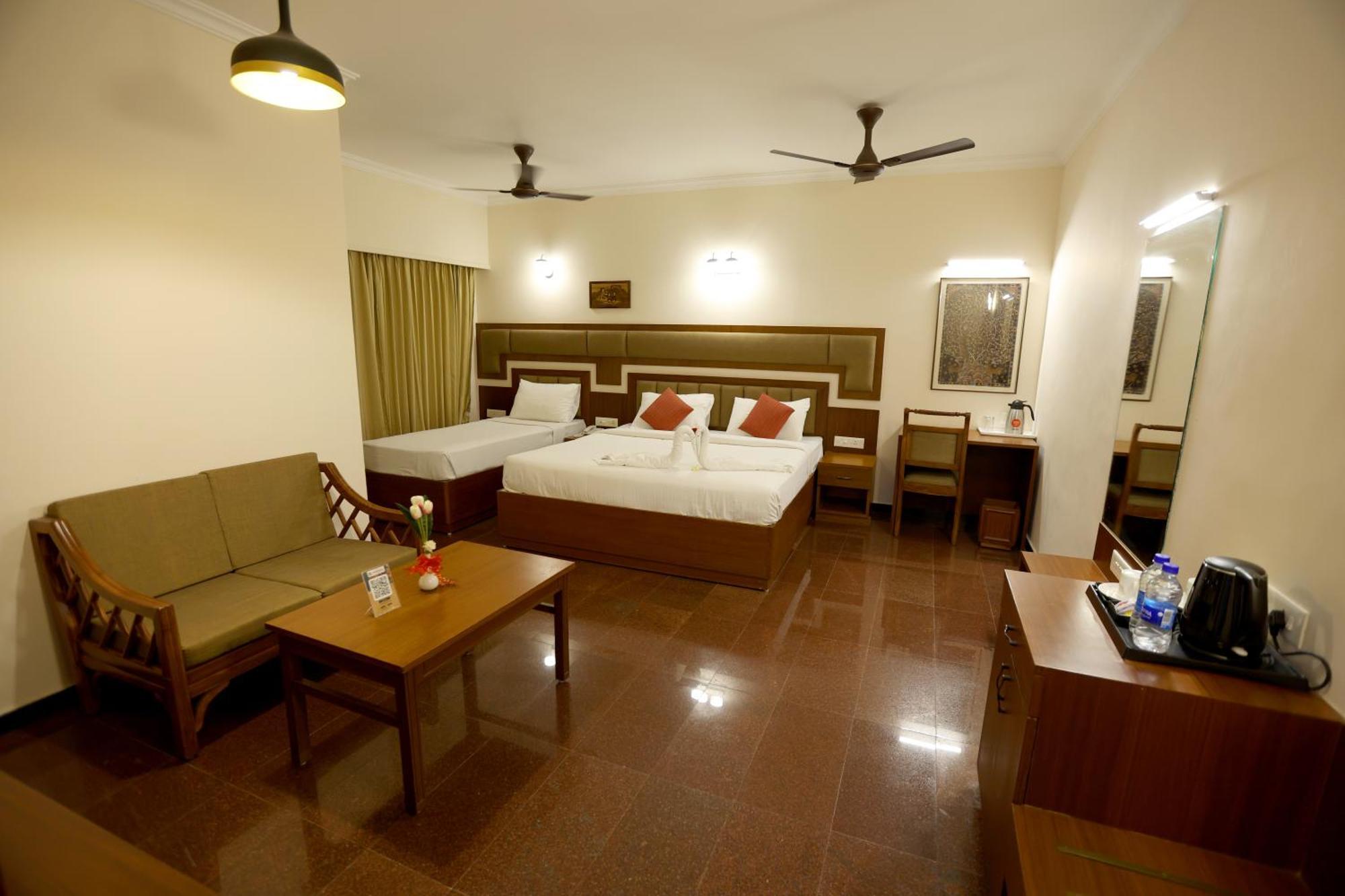 Breeze Residency Hotel Tiruchirappalli Eksteriør billede