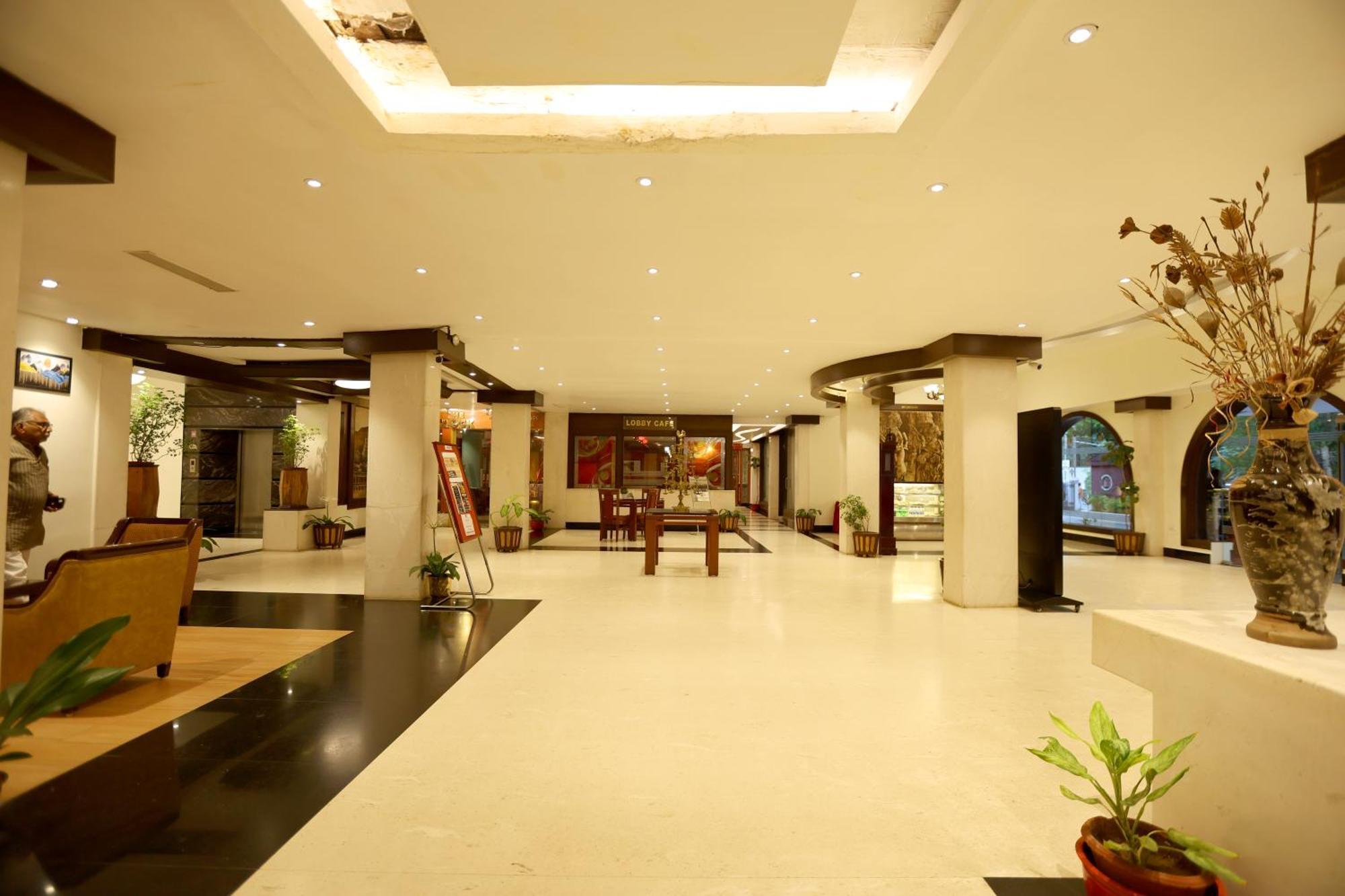 Breeze Residency Hotel Tiruchirappalli Eksteriør billede